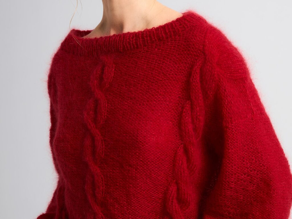 Moherowy czerwony sweter handmade