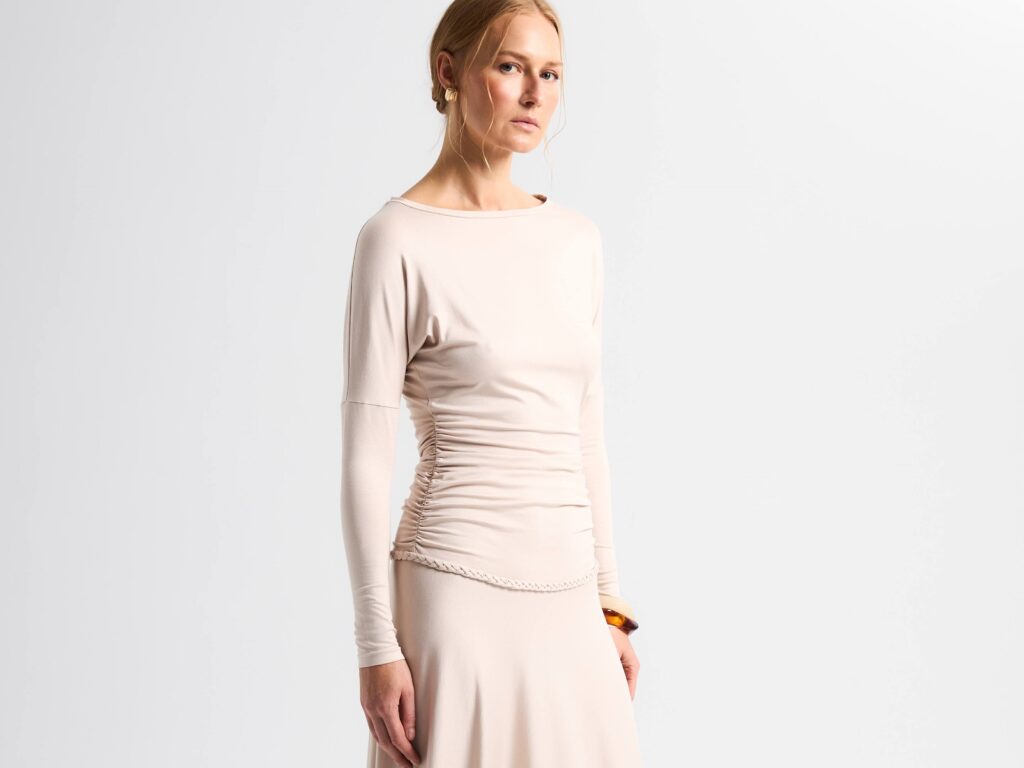 Długa dzianinowa sukienka